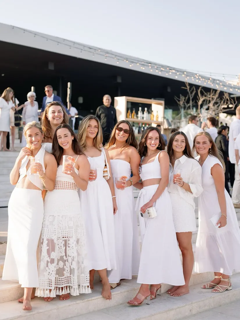 White outfit inspiration for women, 1